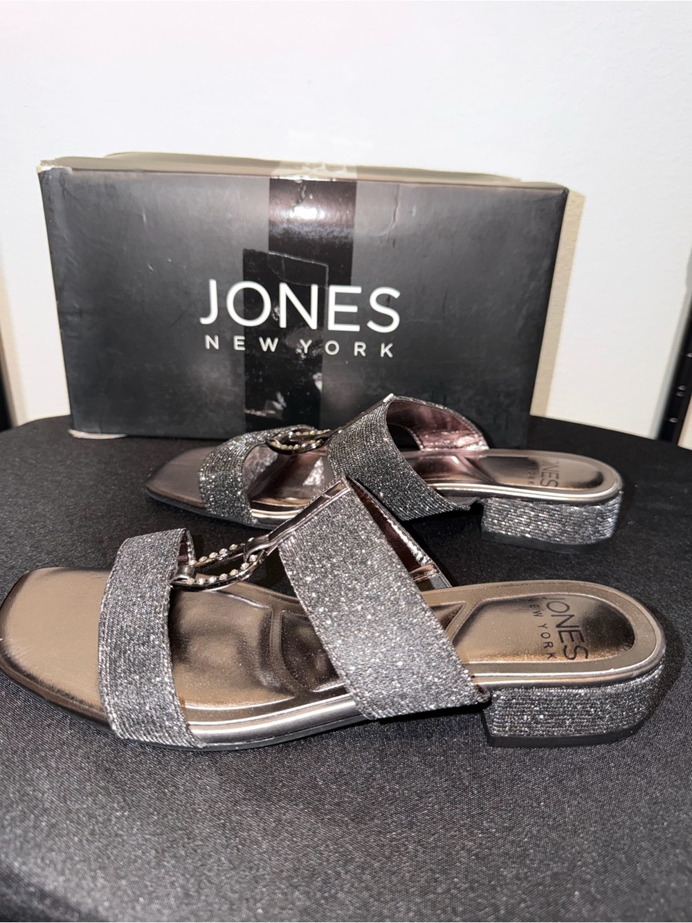 CLEARANCE 💎 Jones New York Silver Glitter Slide Sandals with Chain Accent